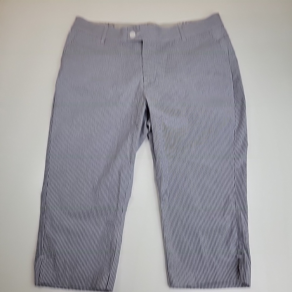 Riders by Lee Women's Capri Size 37‎ Stretch High Rise Split Hem